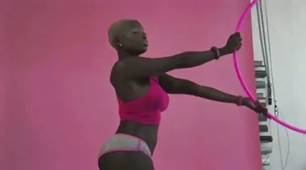 สีบลอนด์ fucks กับตำรวจสีดำในตูด วีดีโอ เซ็ก ฟรี