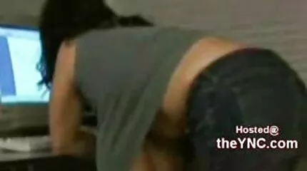 Fucks ดู วิดีโอ โป้ ฟรี คนส่งของตาแคบ