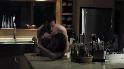 นักเพศศาสตร์แนะนำหลักสูตรเซ็กส์หมู่ วิดีโอ xxx18