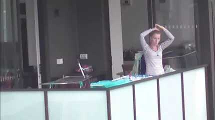 สาว วิดีโอ สี้ กัน fucks เพื่อเข้าร่วมทีม